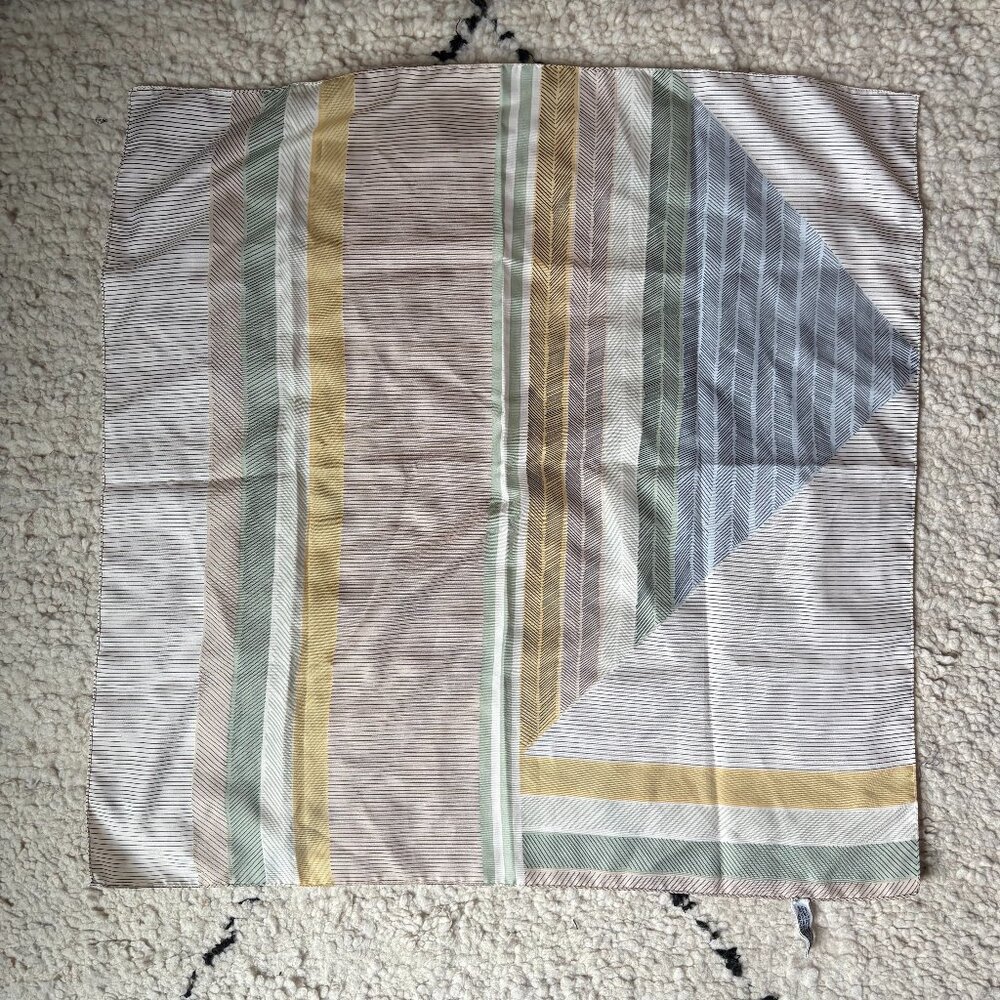 Vtg Totes pastel geometric print rain scarf water repellent made in Italy 26"